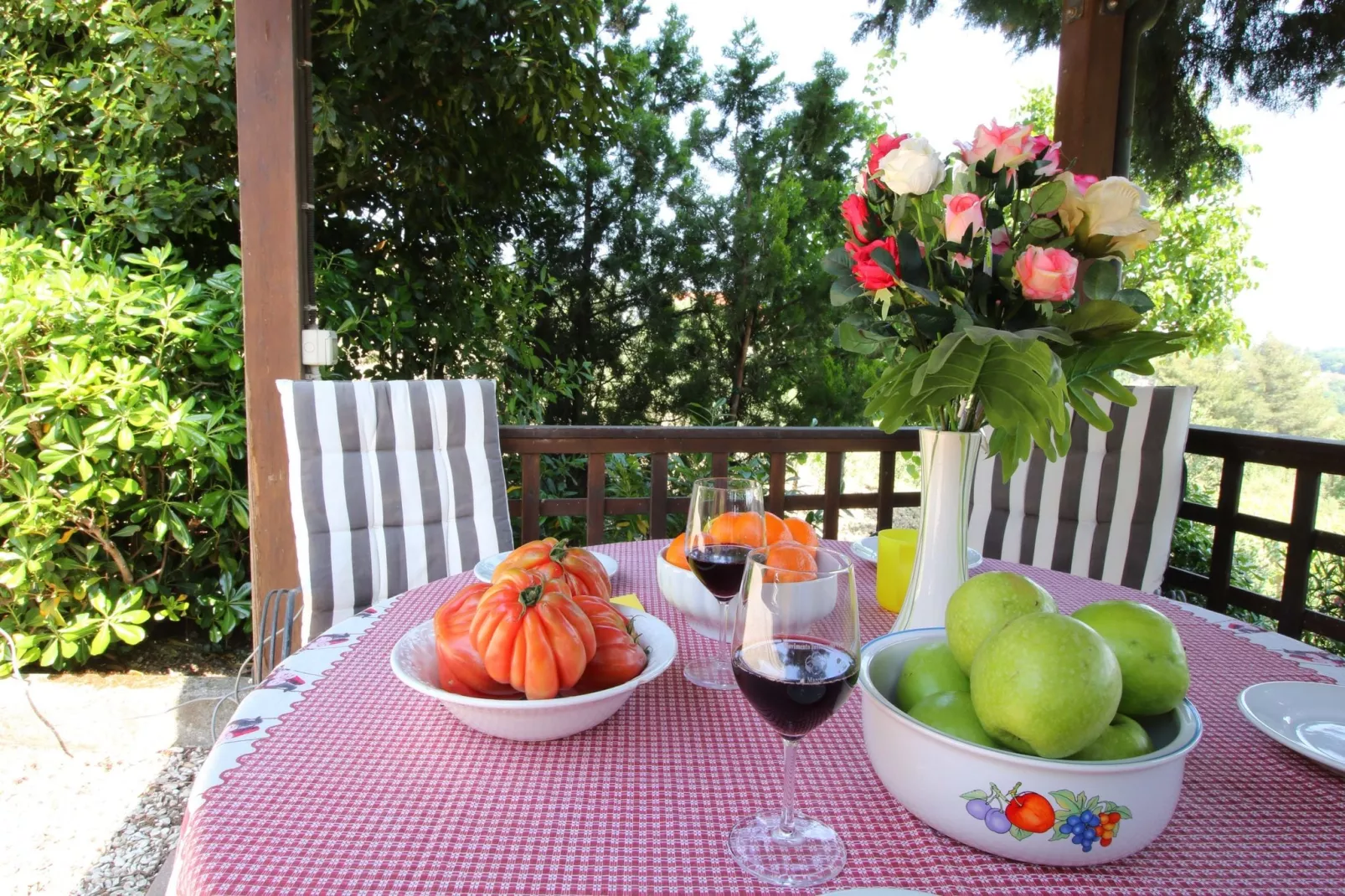Gezellig appartement in Montecarotto met terras-Sfeer