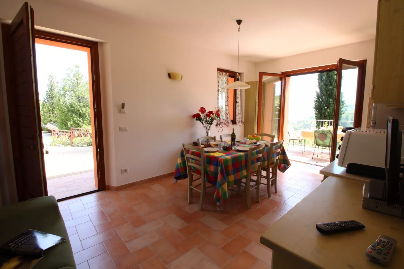 Mooi ingericht appartement in Montecarotto met terras-Eetkamer