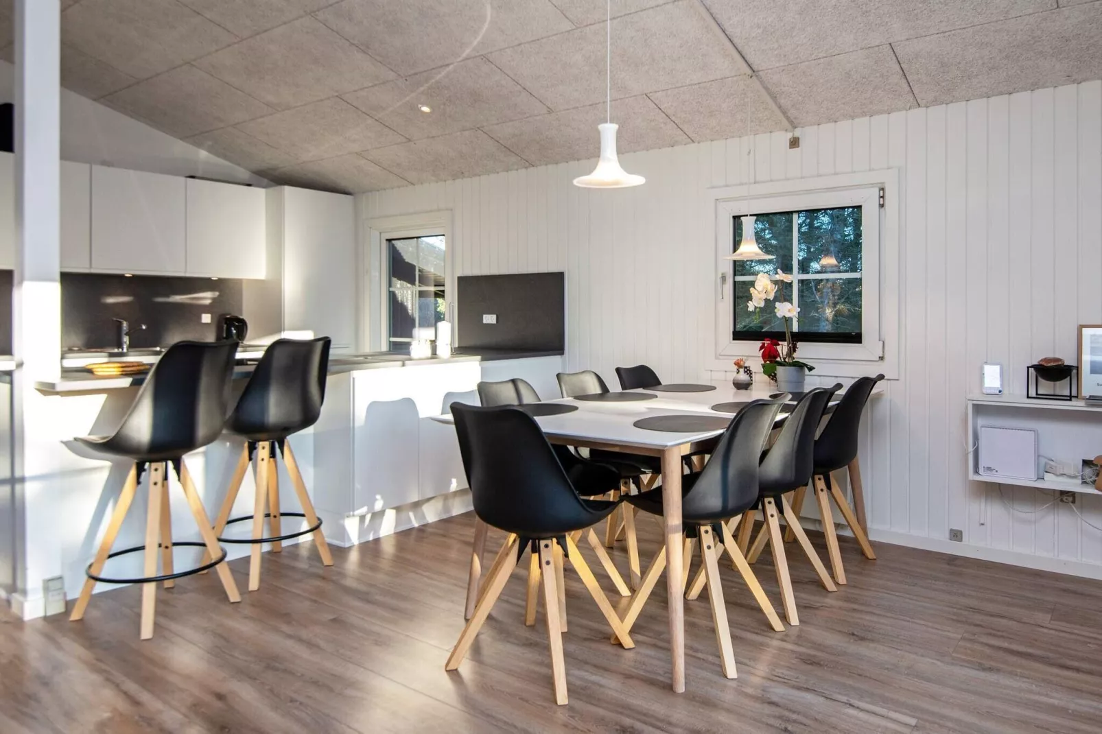 Sereen vakantiehuis in Ringkøbing met zwembad-Binnen