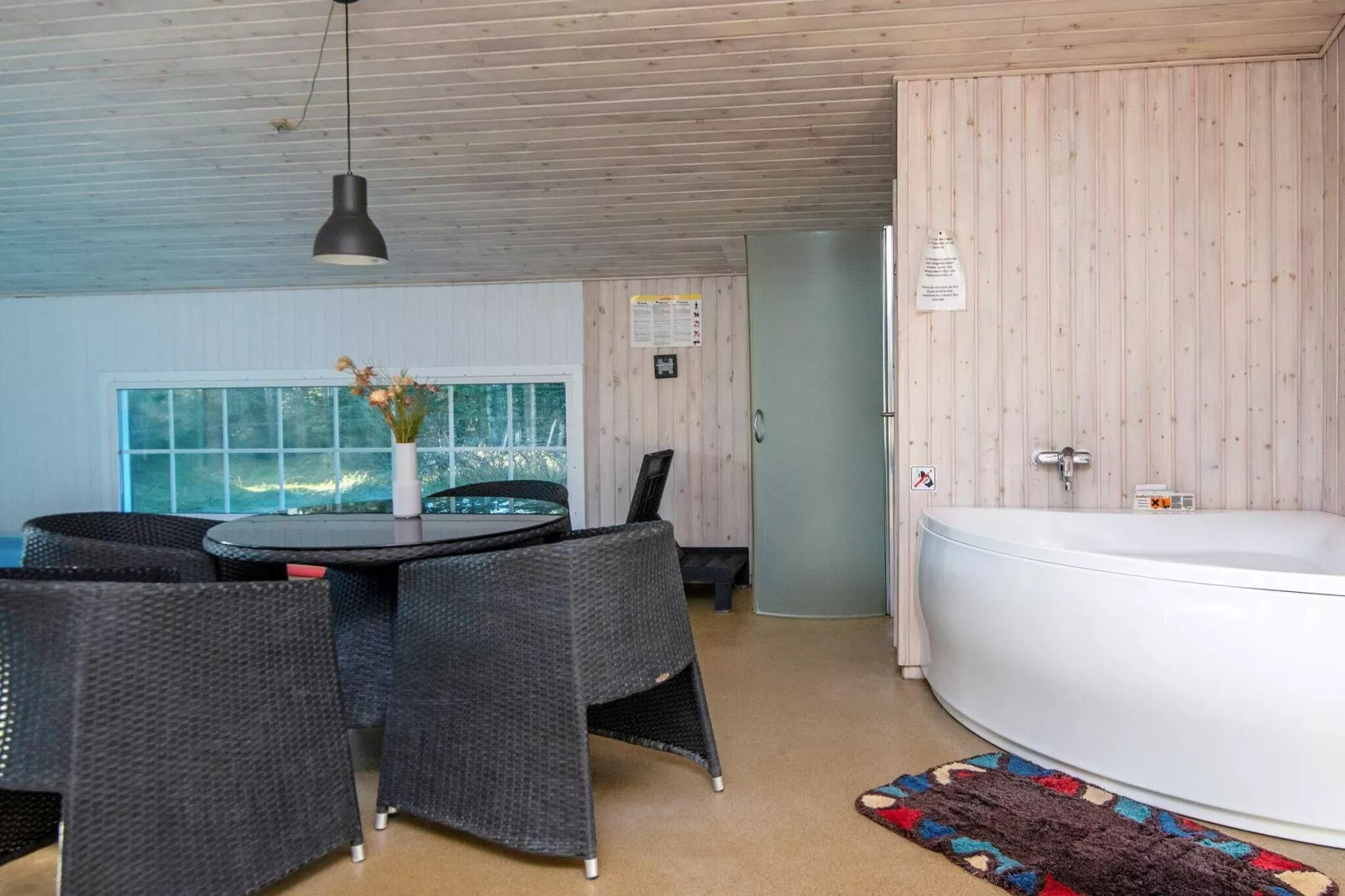 Sereen vakantiehuis in Ringkøbing met zwembad-Binnen