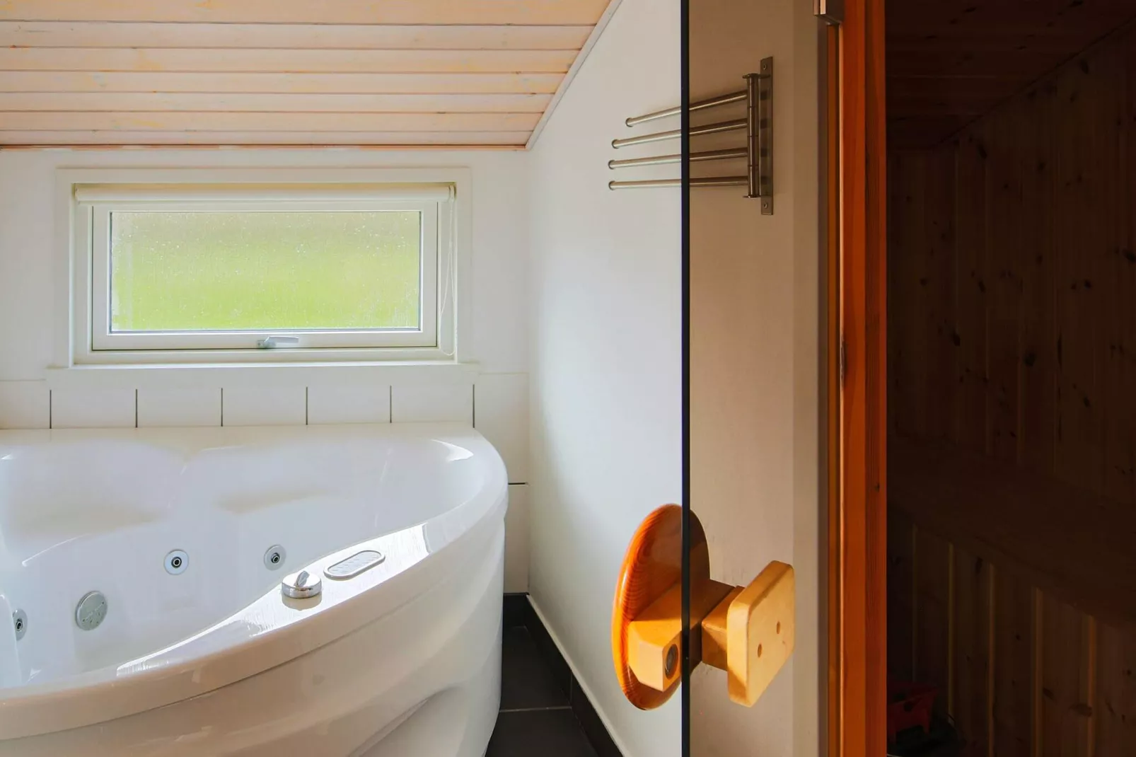 Luxe retraite met spa -- By Traum Ferienwohnungen-Binnen