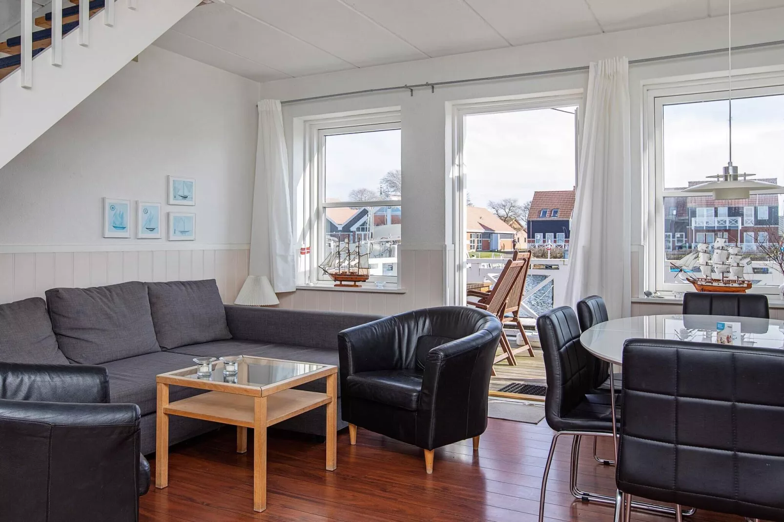 3 room,m/Harbour View,2 levels-Binnen