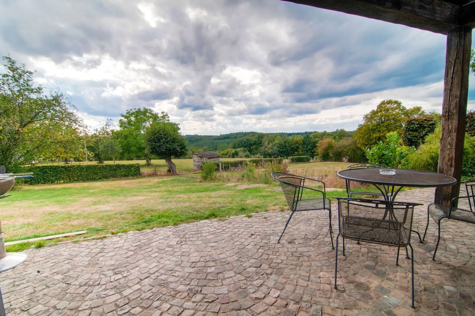 Le Petit Fagnard Gîte pour 9 personnes-Terrasbalkon