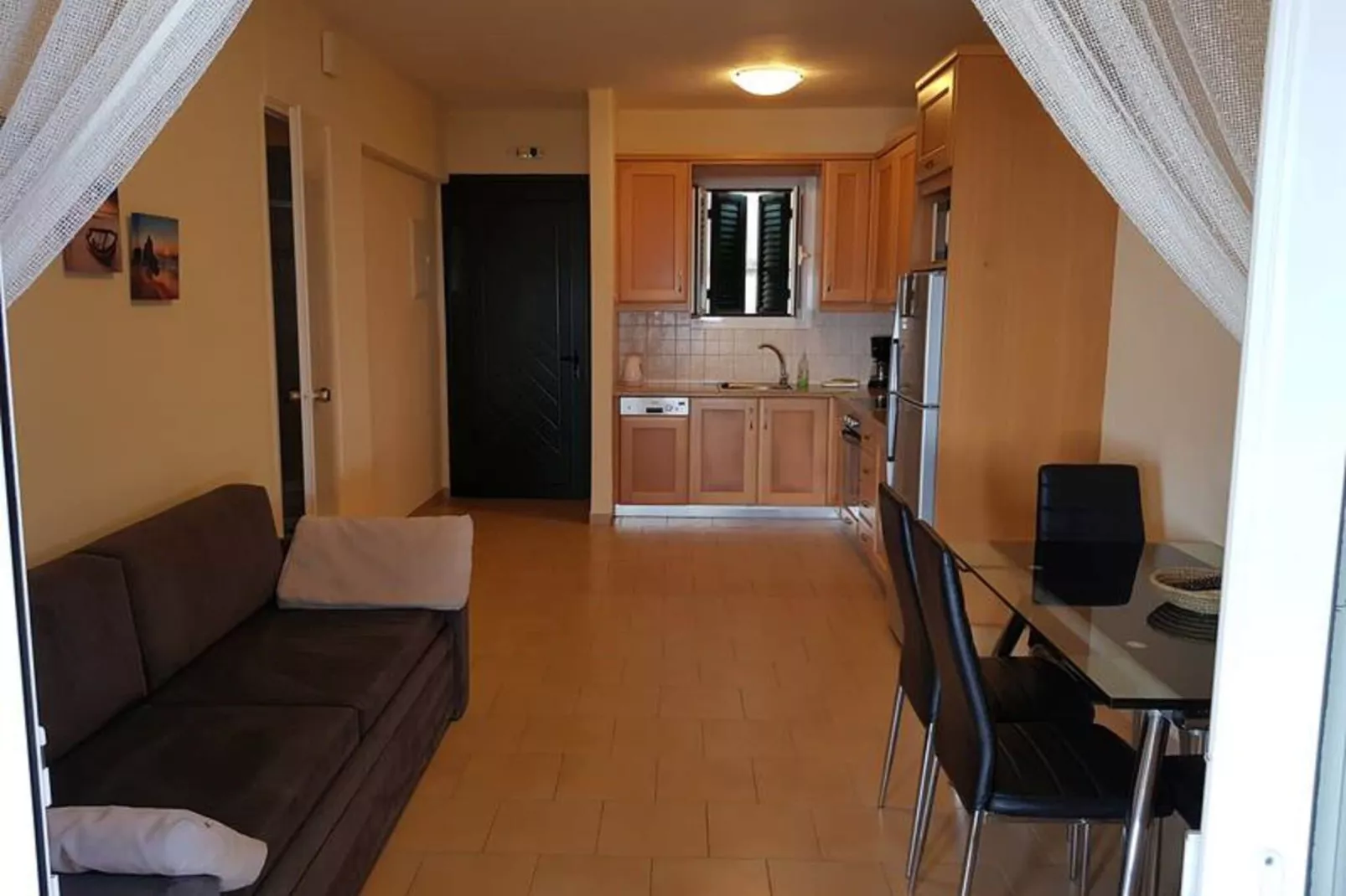 Glyfada Beachfront Housel Ab4g-Woonkamer