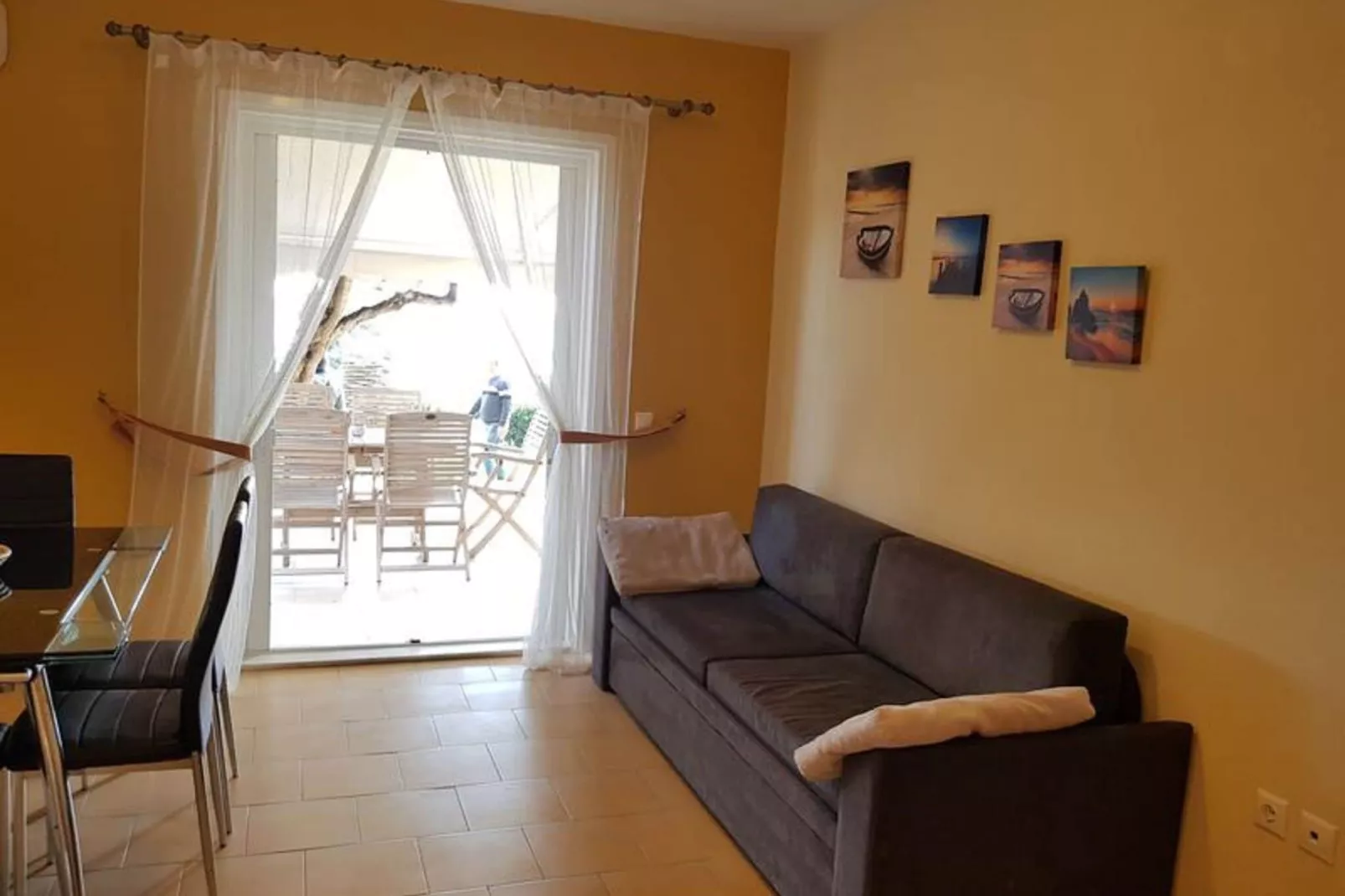 Glyfada Beachfront Housel Ab4g-Woonkamer