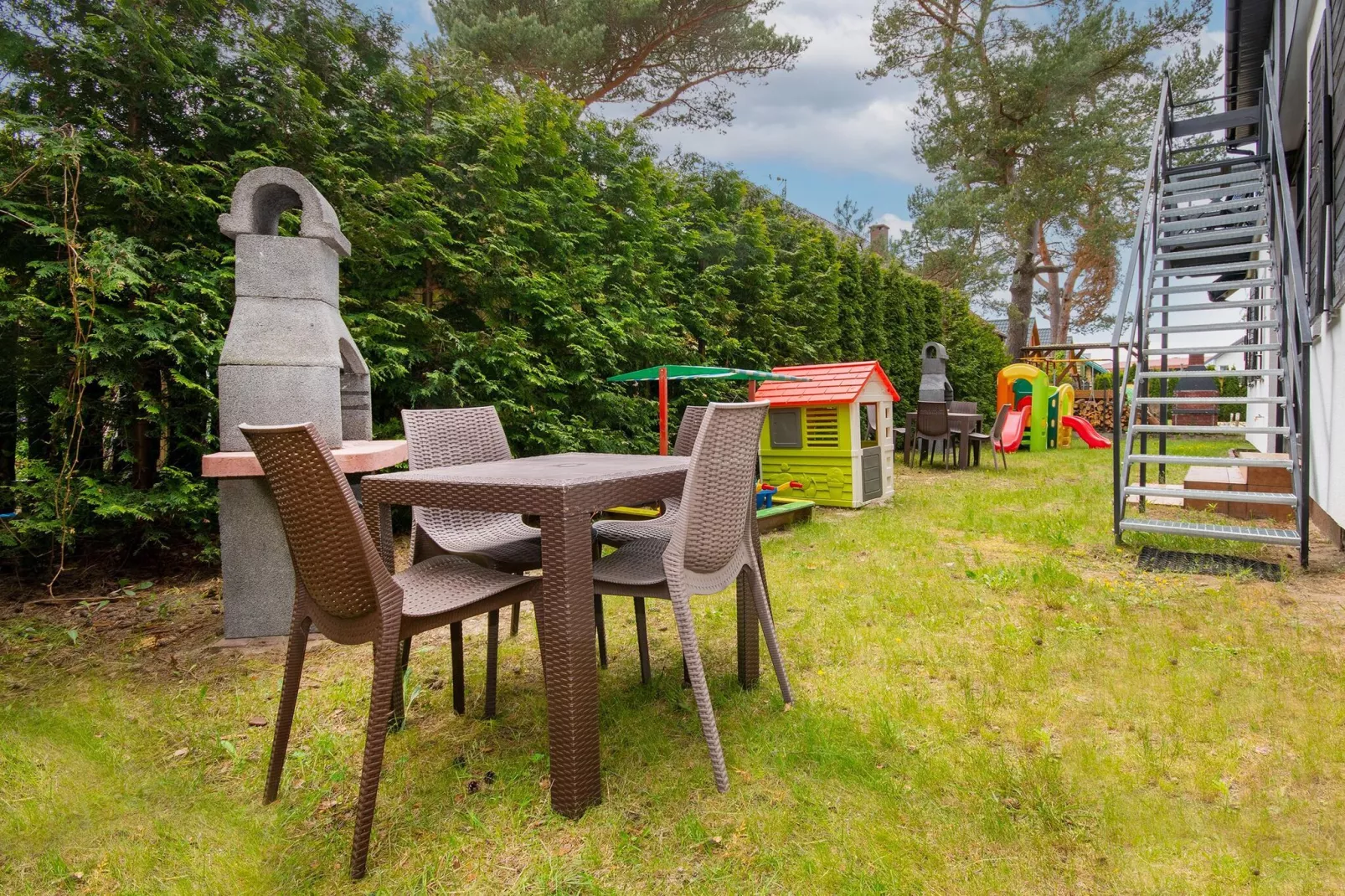 Apartament Nr 1 Jarosławiec-Tuinen zomer