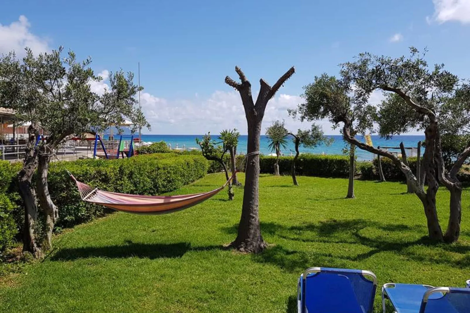 Glyfada Beachfront Apartment A3g 58-Tuinen zomer