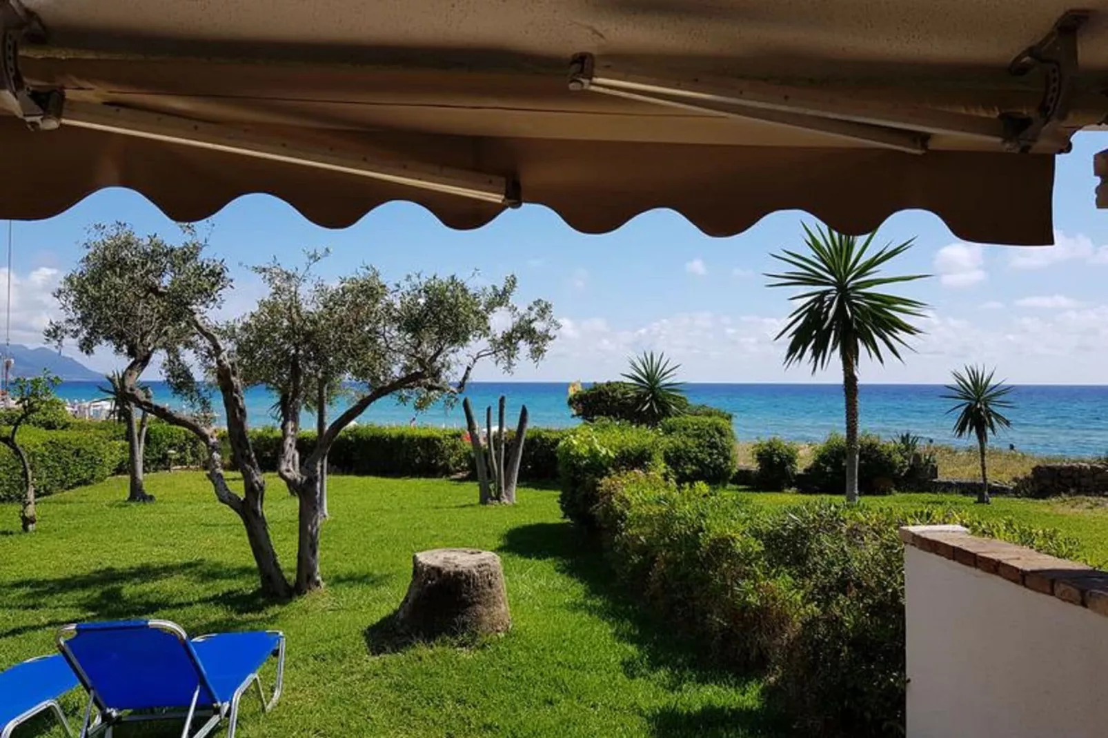 Glyfada Beachfront Apartment A3g 58-Tuinen zomer