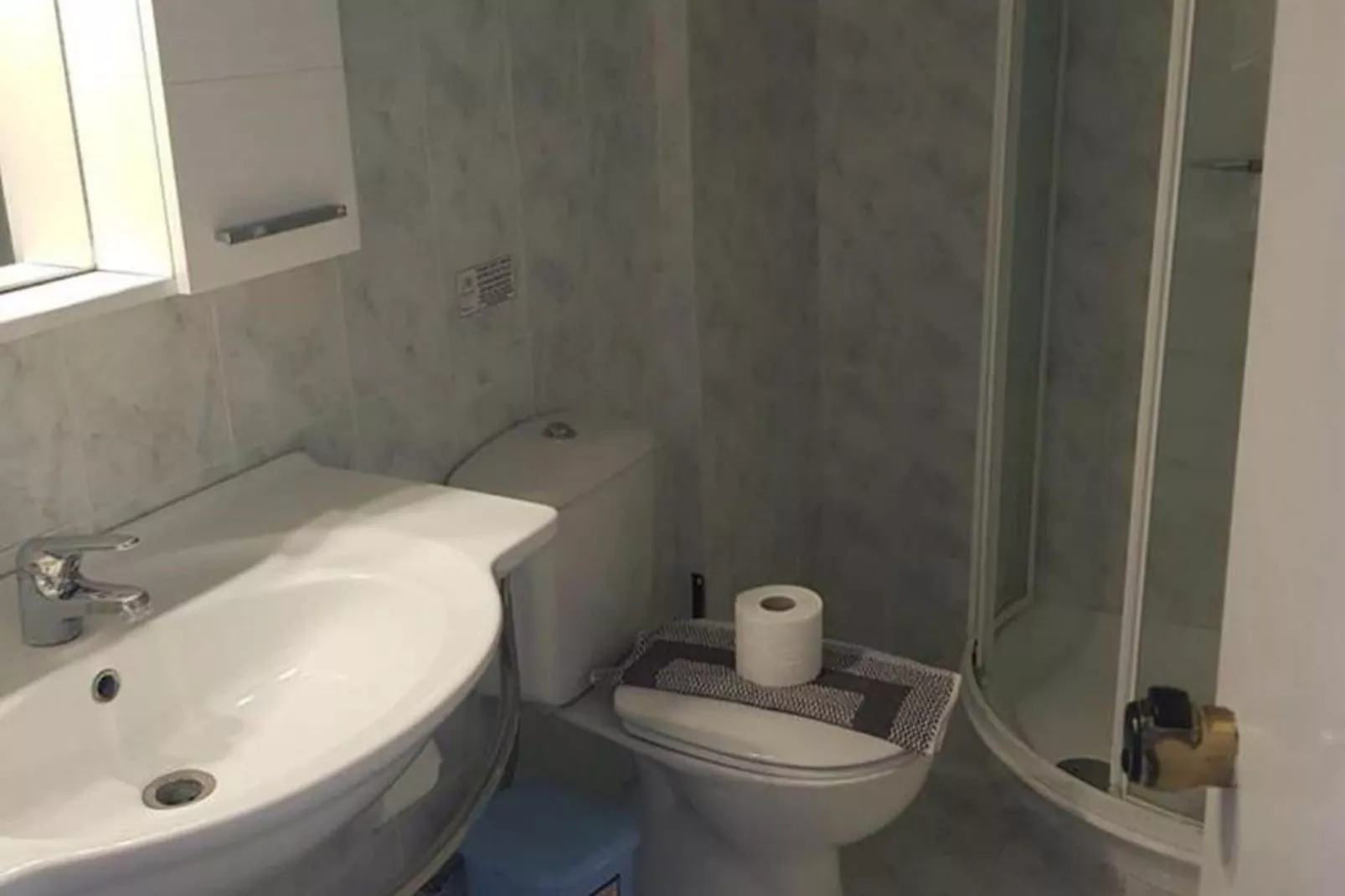 Corfu Glyfada Apartment 46-Badkamer