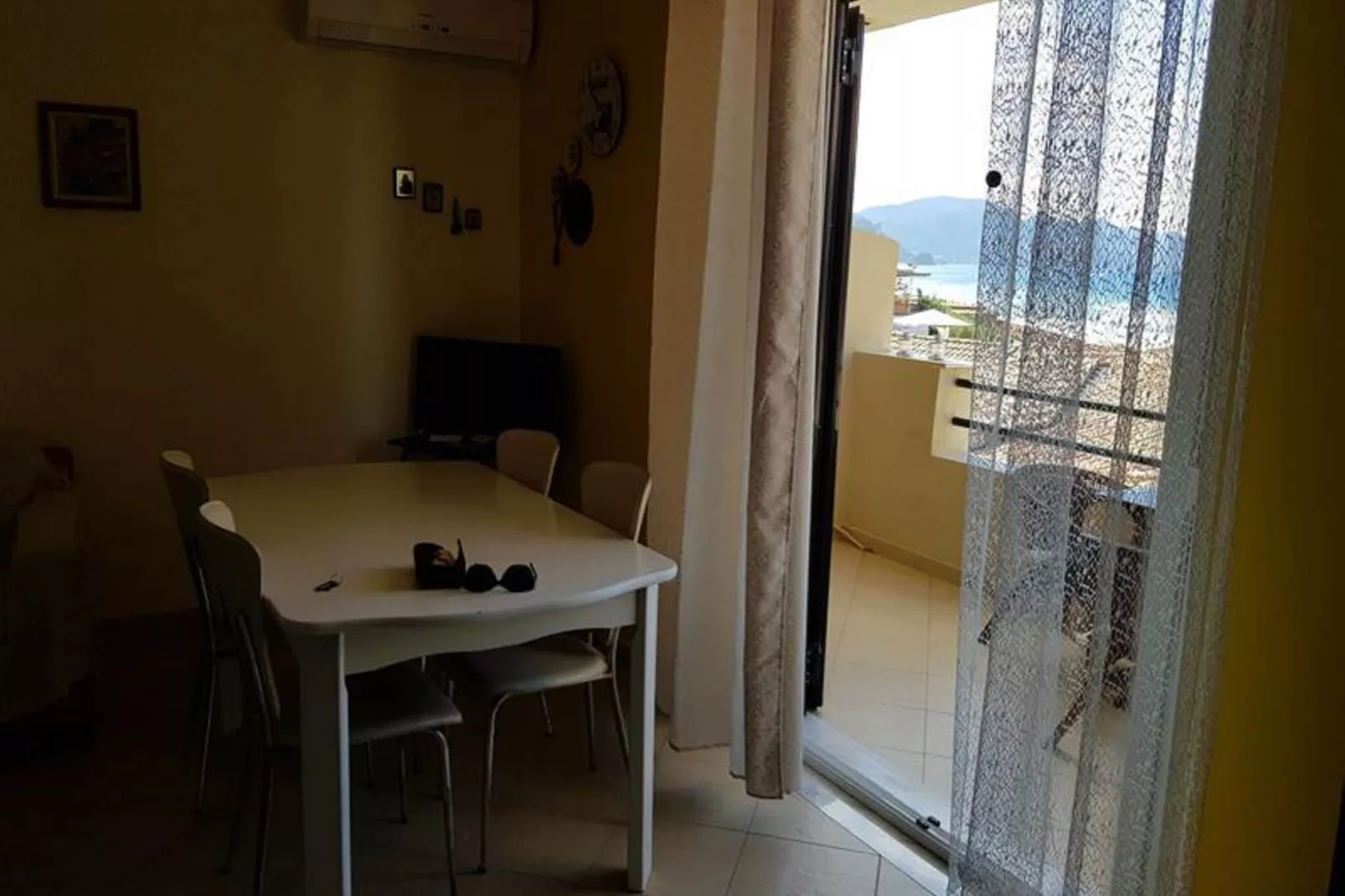 Located in one of the most beautiful sandy in Corfu  in Glyfada Beach 73-Terrasbalkon