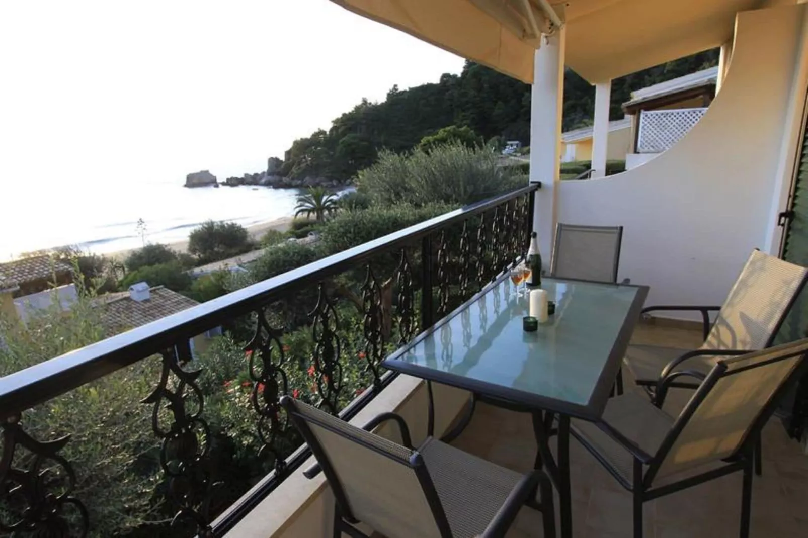Corfu Glyfada Apartment 38-Uitzicht zomer