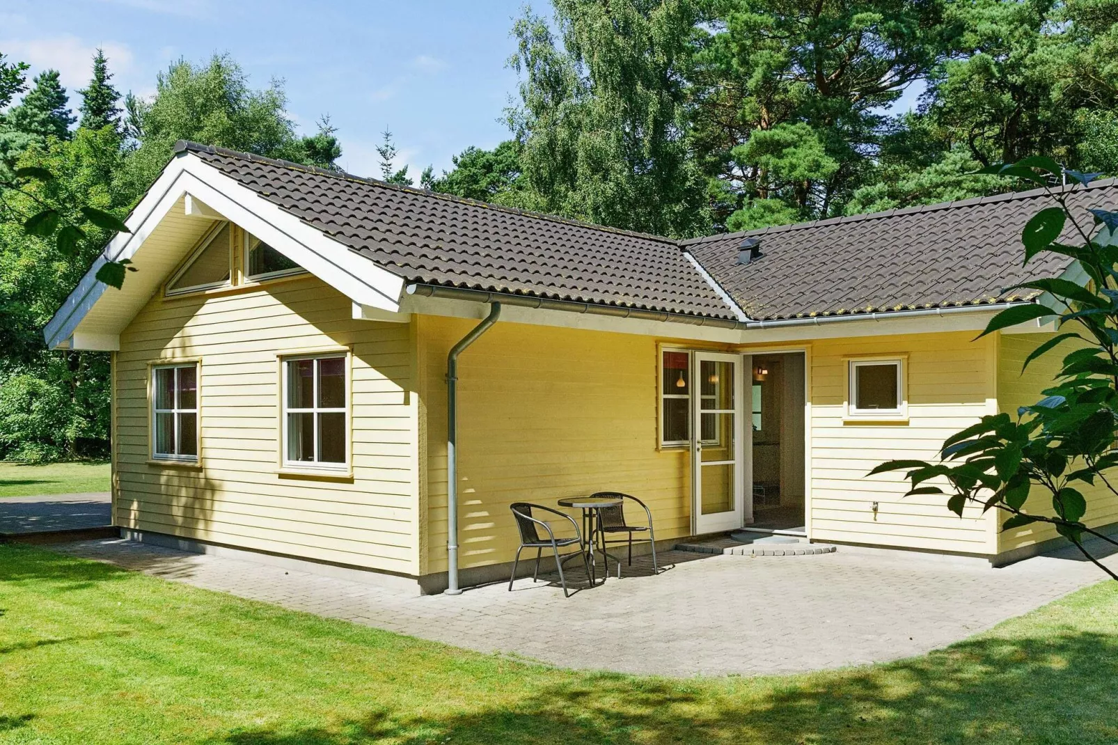 Sfeervol vakantiehuis in Bornholm met terras-Buitenlucht