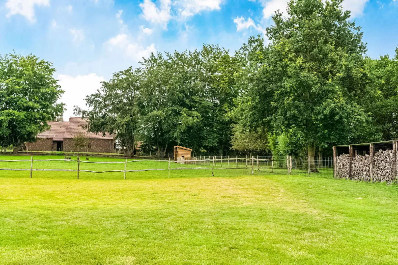 Delftse Hoeve en Landhuys-Tuinen zomer