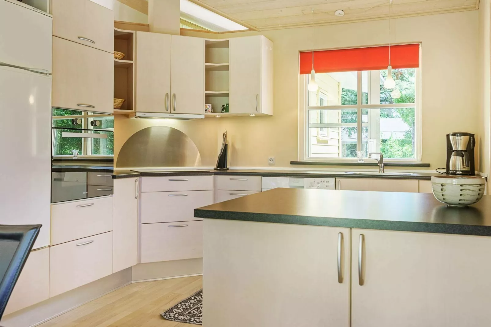 Sfeervol vakantiehuis in Bornholm met terras-Binnen