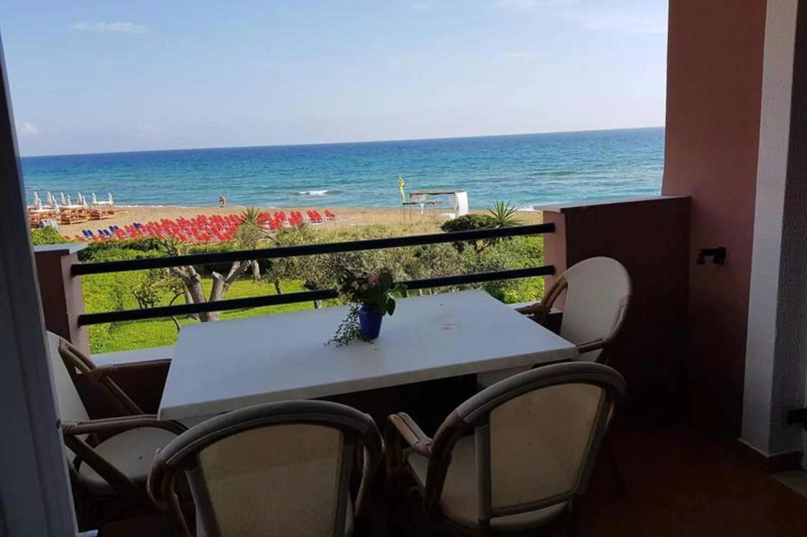 Glyfada Beachfront Apartment A3g 58a-Terrasbalkon