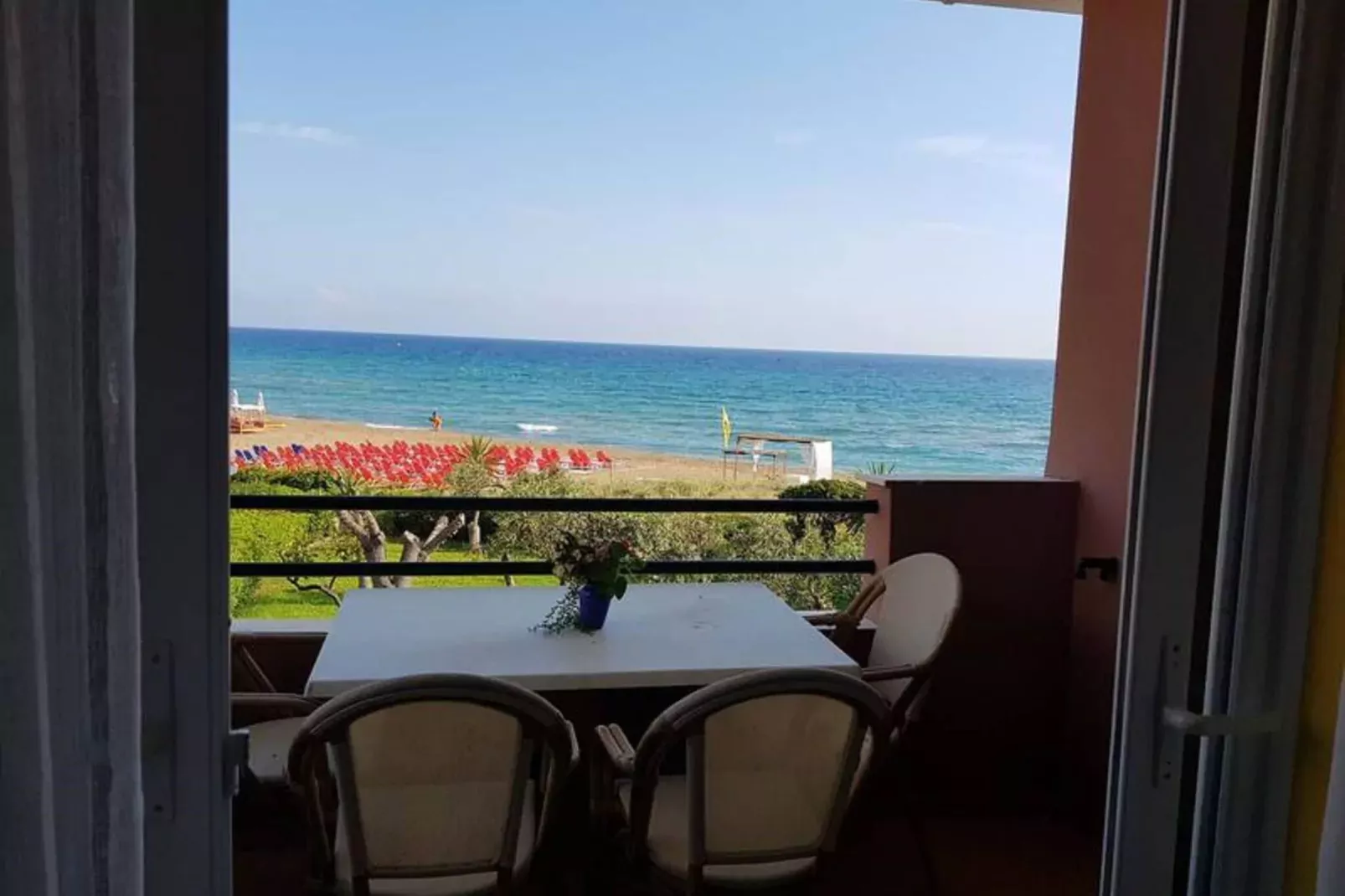 Glyfada Beachfront Apartment A3g 58a-Uitzicht zomer