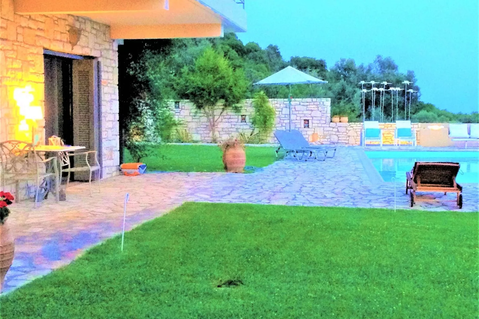 Villa Daphne-Buitenkant zomer