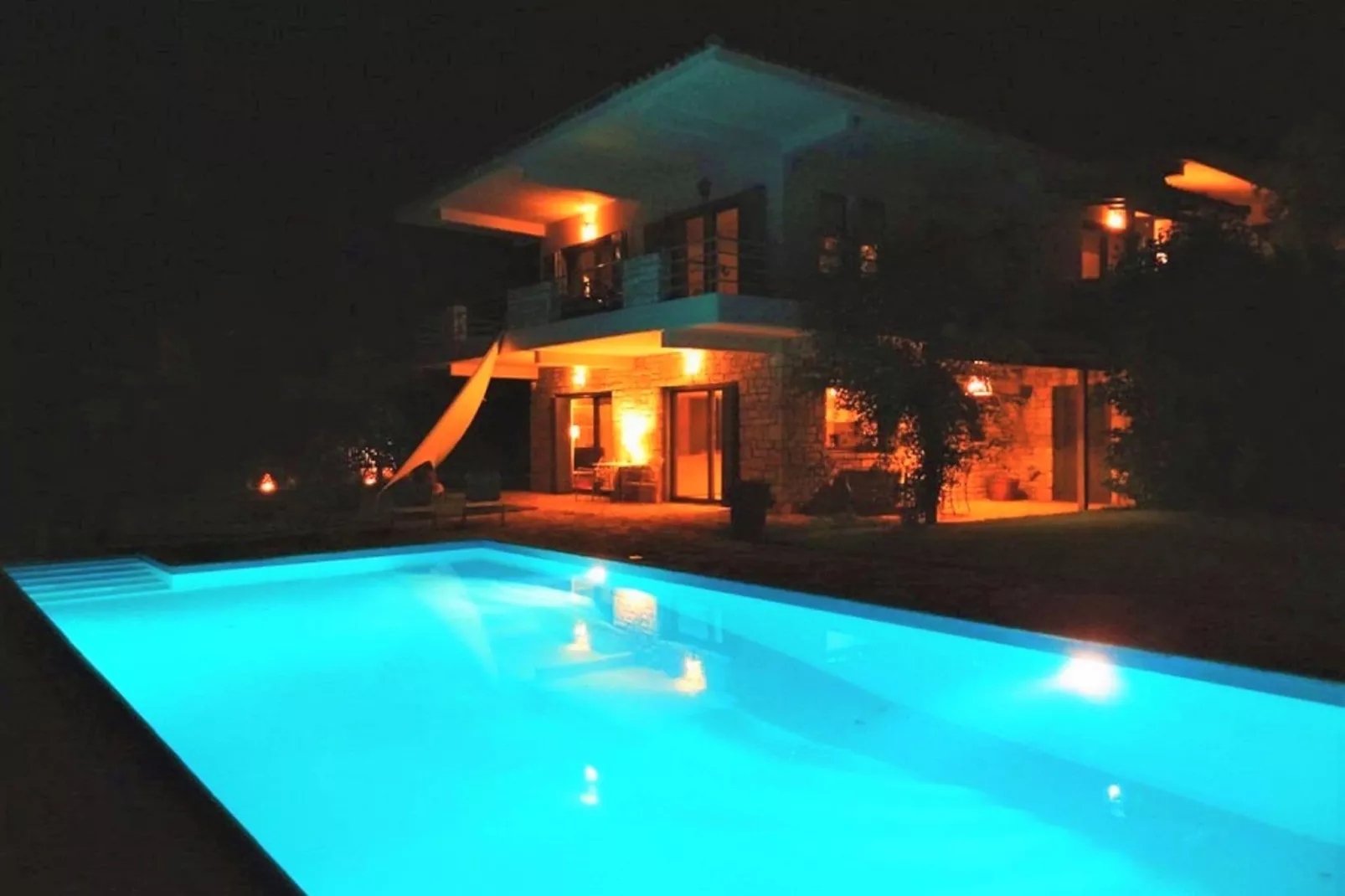Villa Daphne-Buitenkant zomer