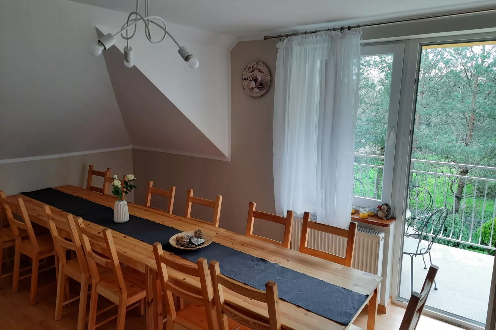 Spacious holiday home in Sieroslaw-Eetkamer