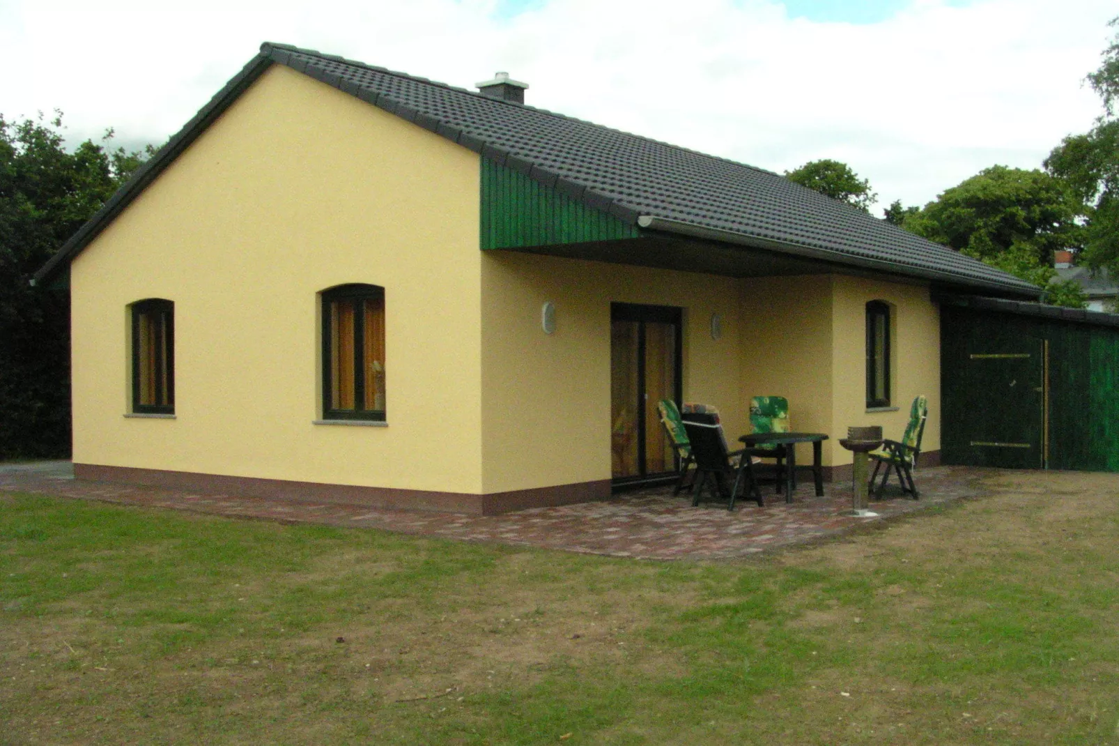 Ferienhaus mit Kamin Garten Terrasse-Terrasbalkon