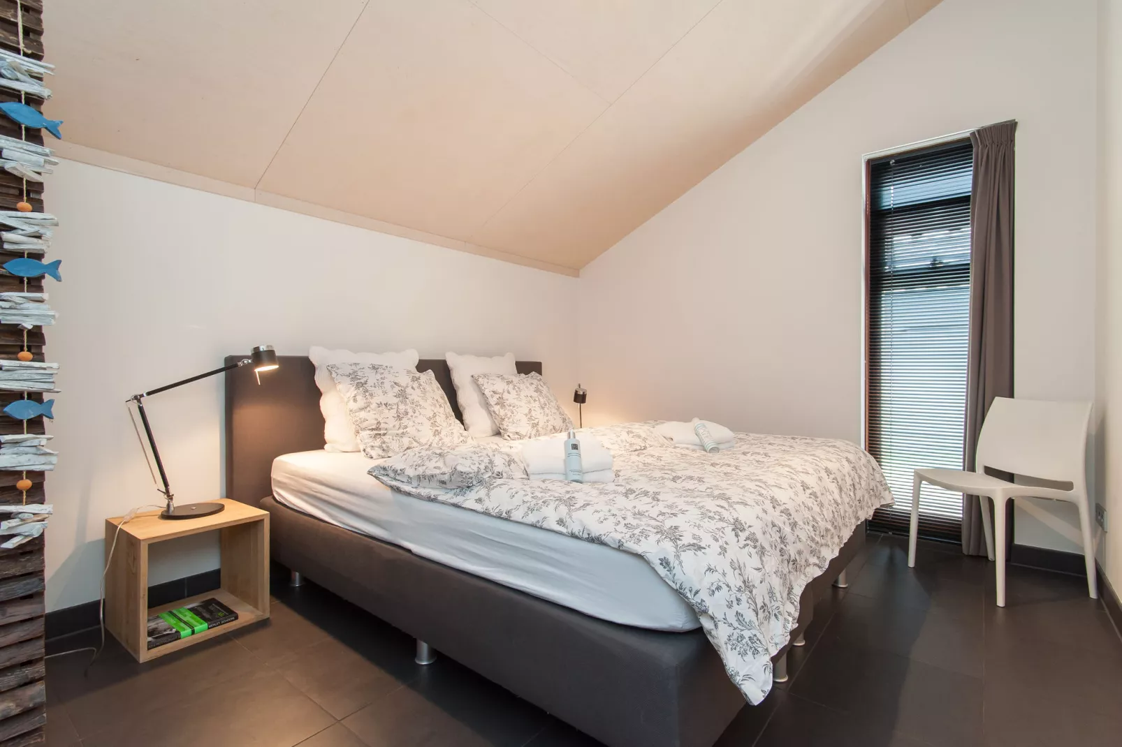 Modern vakantiehuis gelegen tegen de duinen tussen Schoorl en Bergen-Slaapkamer