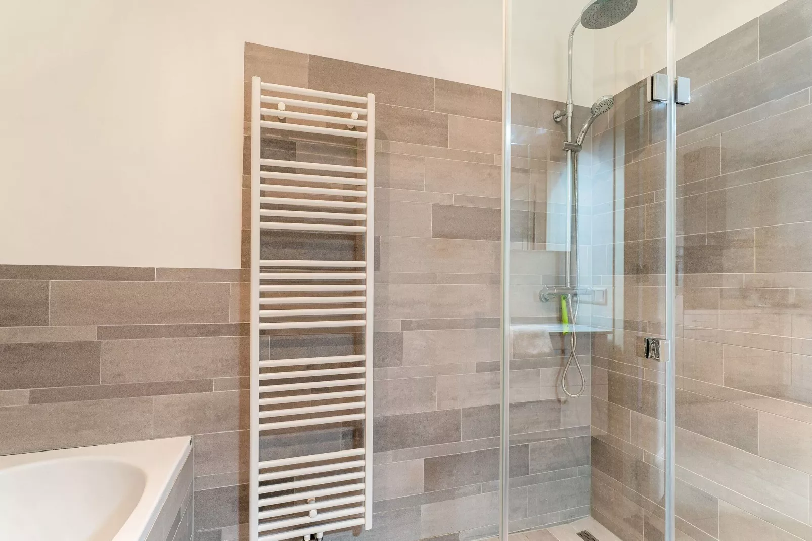Residentie Heesdael - Suite C beneden-Badkamer