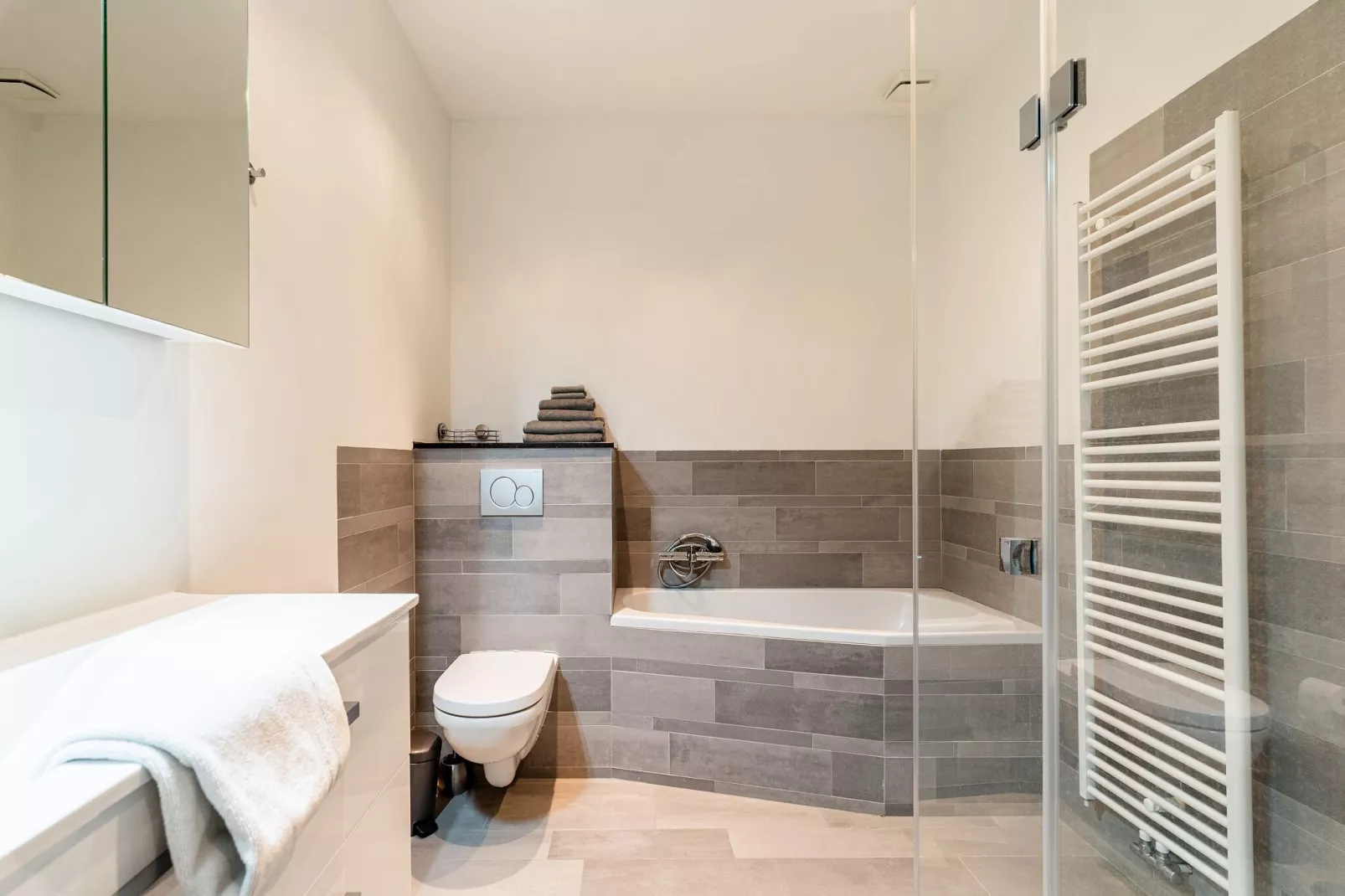 Residentie Heesdael - Suite C beneden-Badkamer