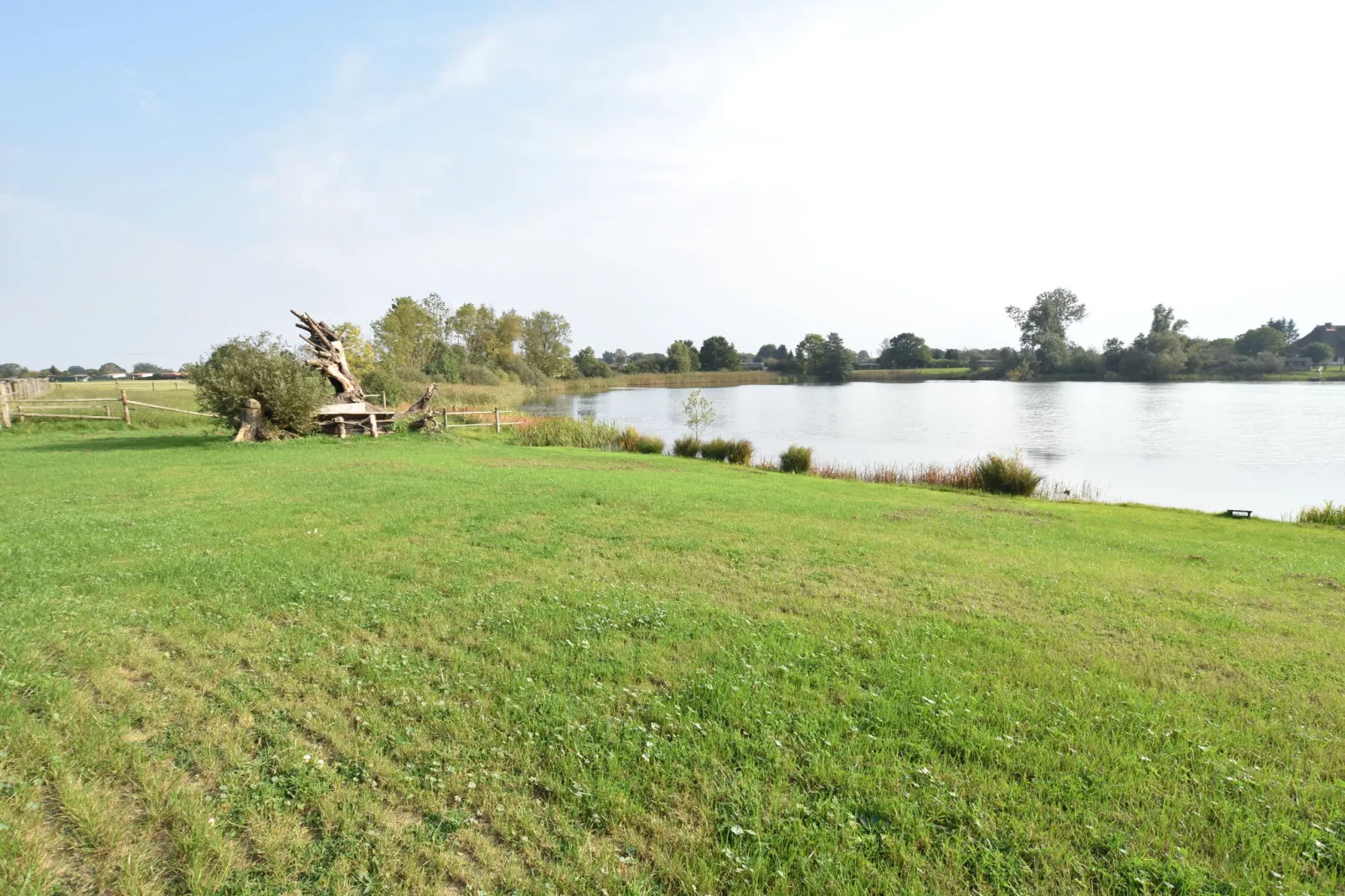 Ferienhaus Am See mit Kamin-Gebieden zomer 1km