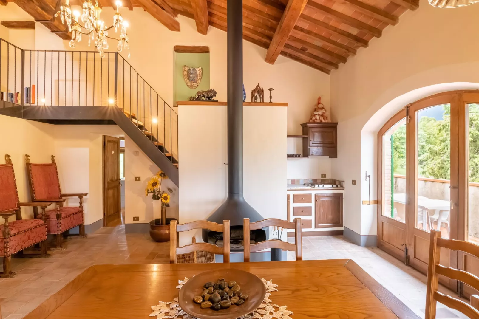 Casa Mirolago-Eetkamer