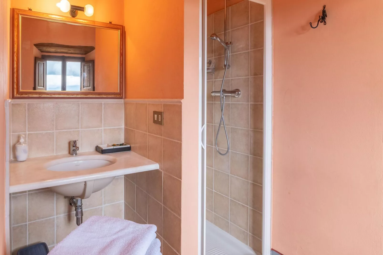 Casa Mirolago-Badkamer