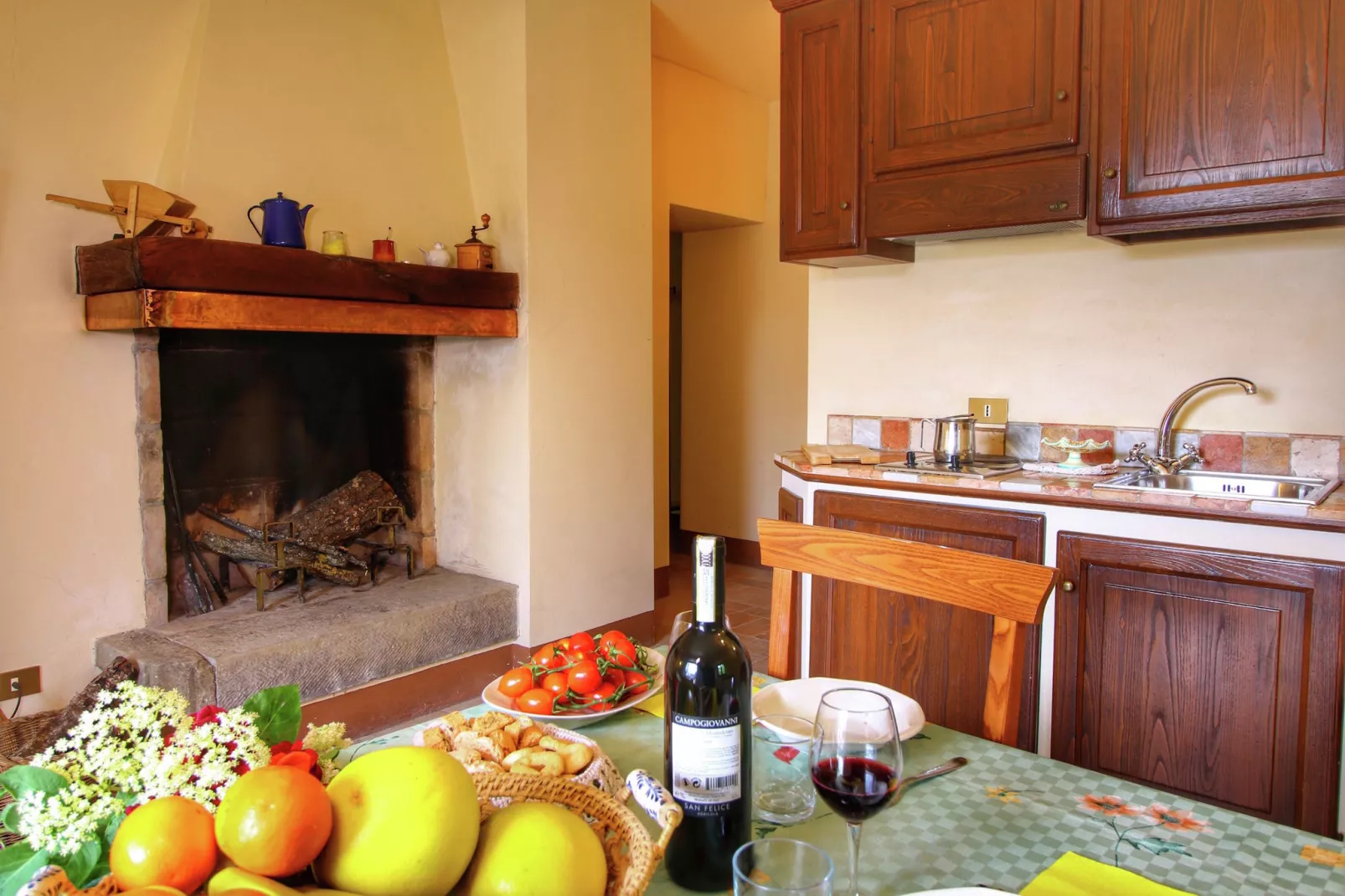 Casa Granaio-Eetkamer
