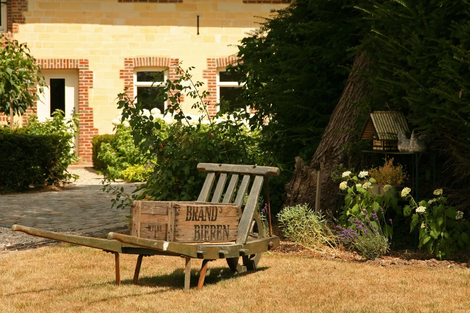 Hoeve in gunne winkel 1 en 2-Tuinen zomer