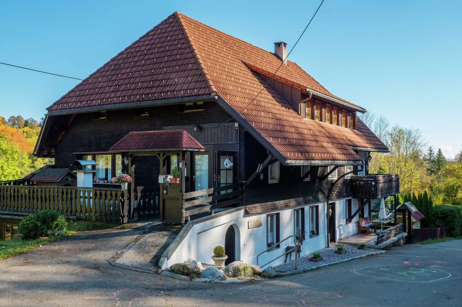 Altes Forsthaus-Buitenkant zomer