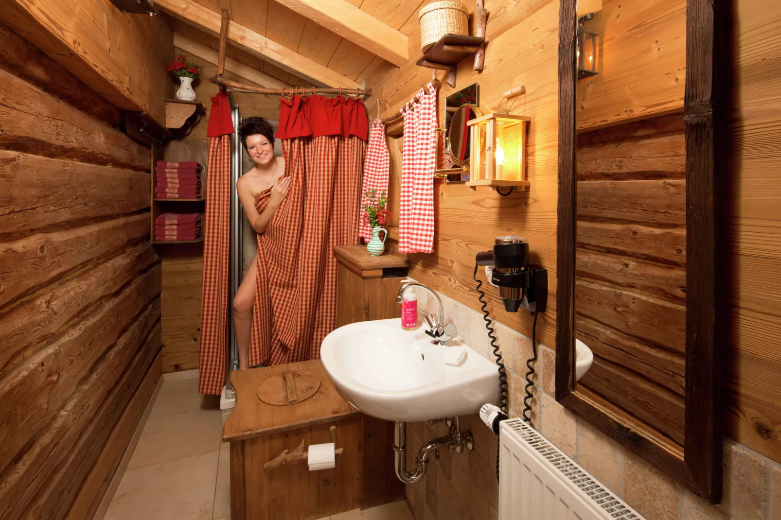 Almhütte-Badkamer