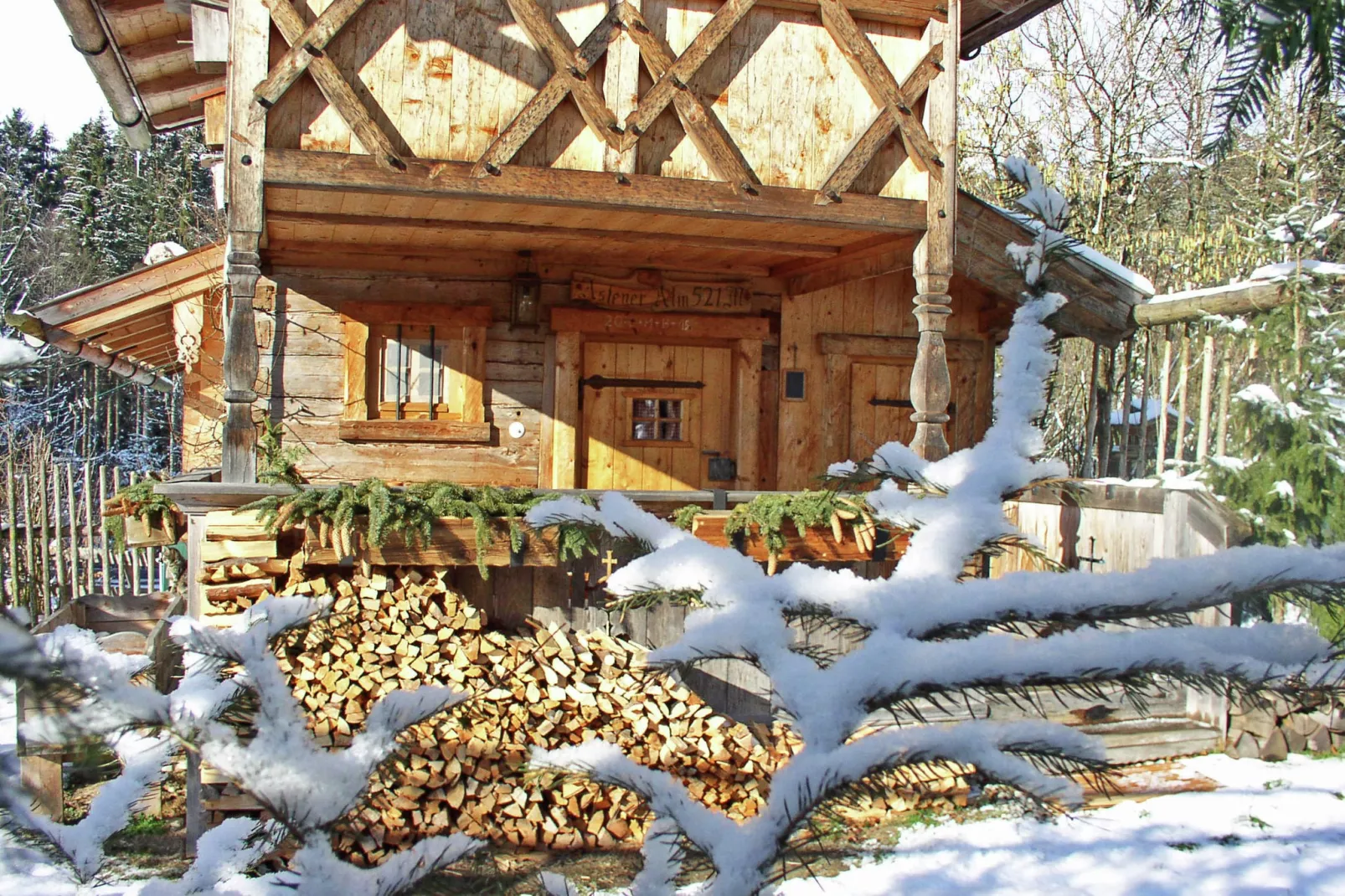 Almhütte-Terrasbalkon