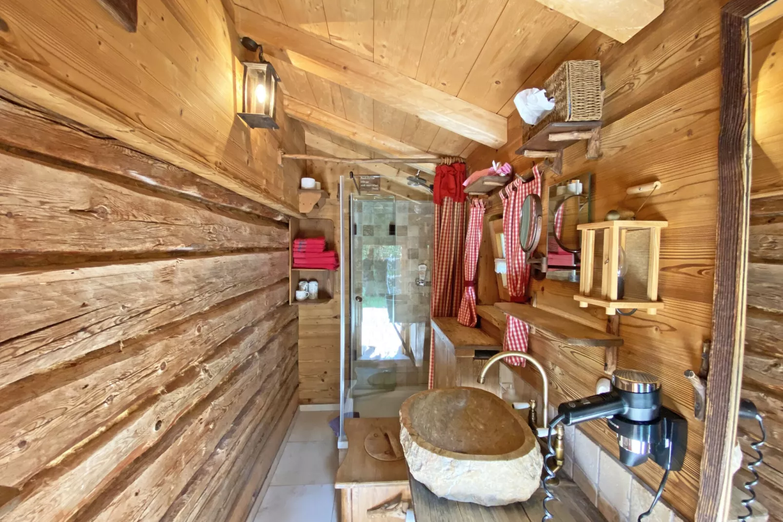 Almhütte-Badkamer