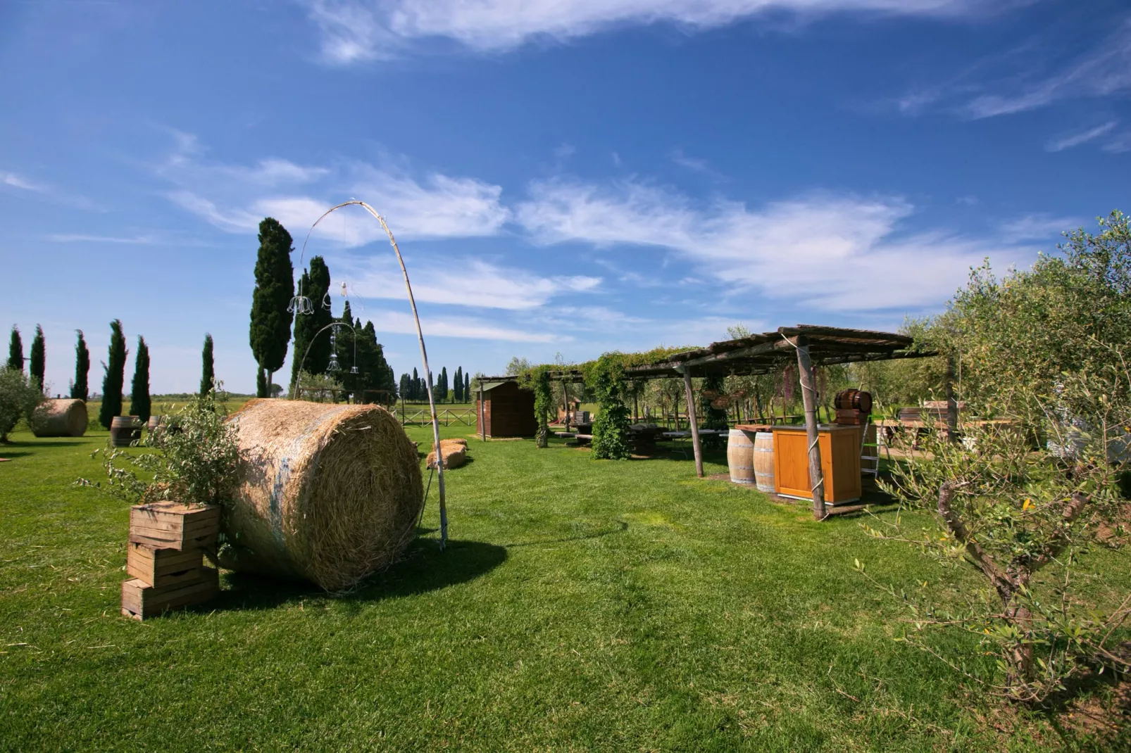 Bozzone Residenza Gialla-Tuinen zomer