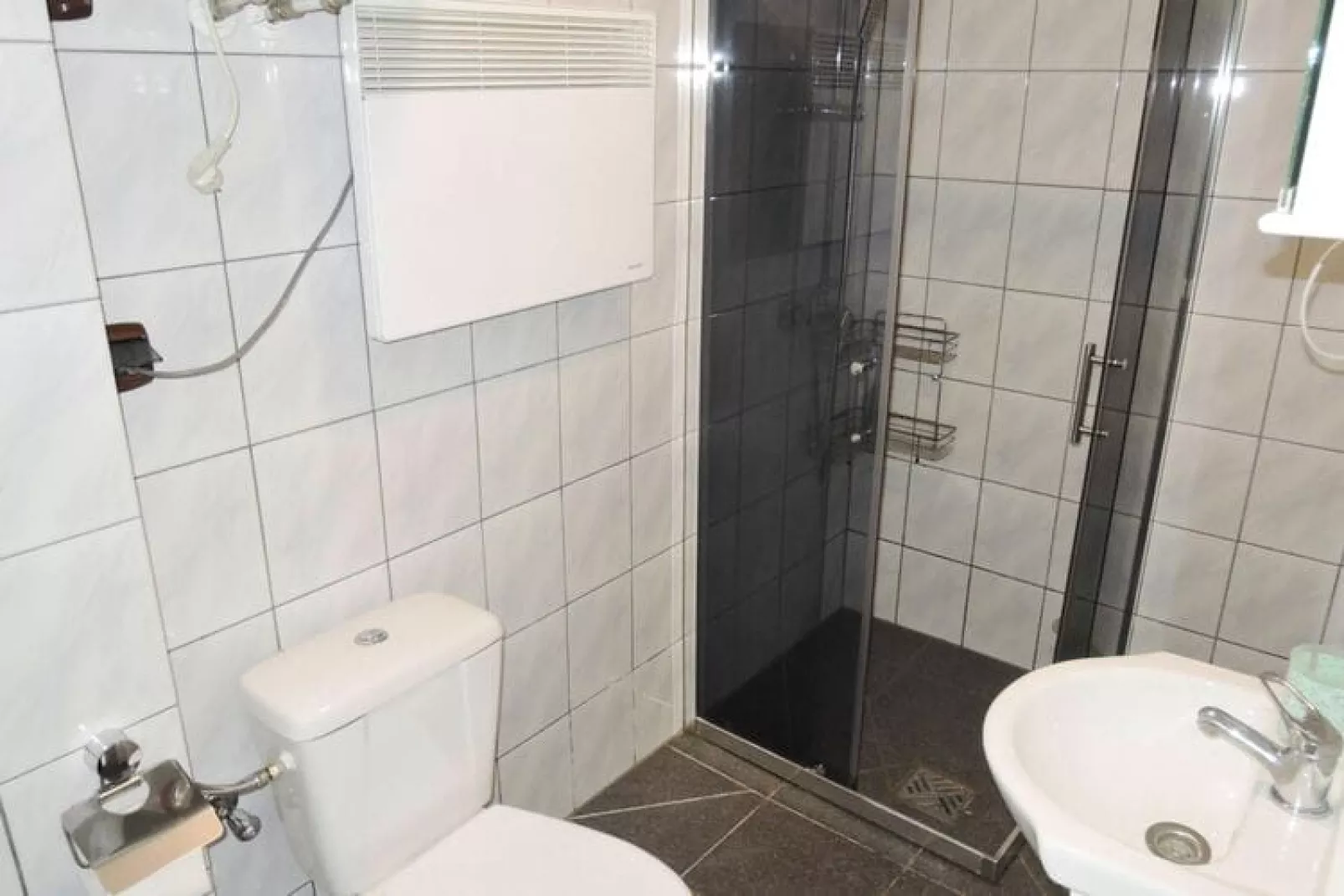 "Yellow House" in Stepnica for 6 persons WY-Badkamer