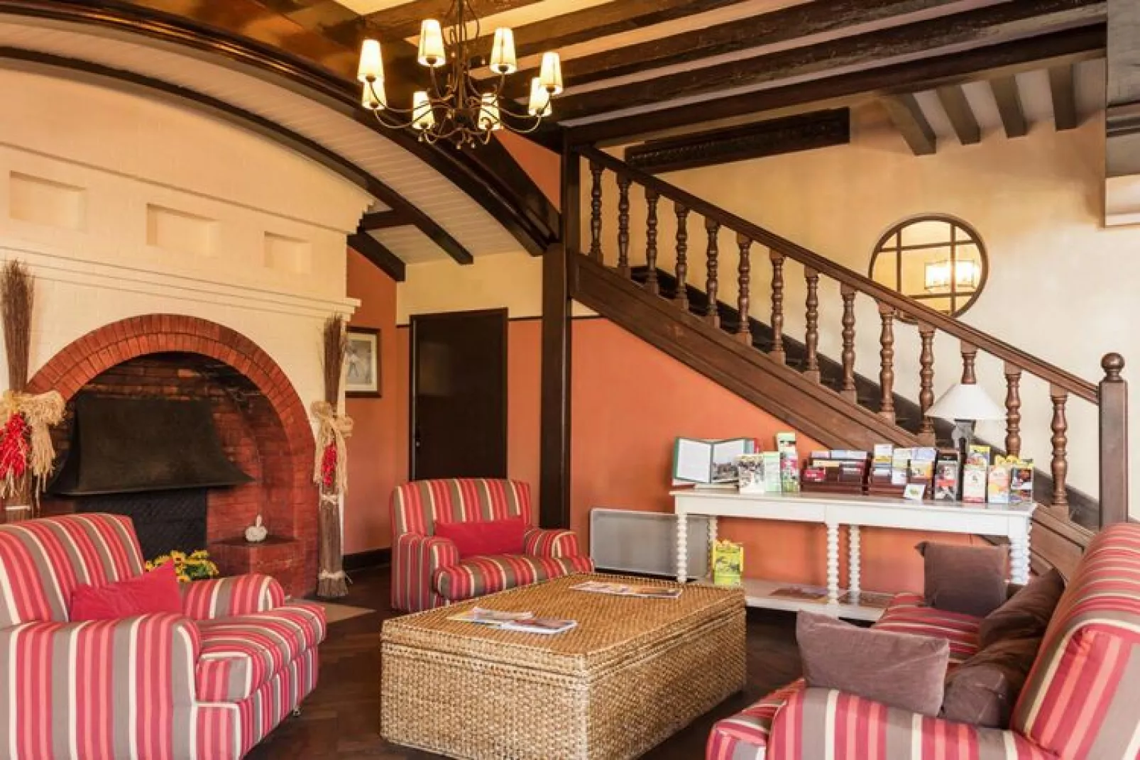 Residence La Villa Maldagora St Jean-de-Luz - 27 Apt 7 p- 1 chambre  1 coin nuit Standarding alcove-27 Apt. 7 p.- 1 chambre + 1 coin nuit Standarding alcove-Woonkamer