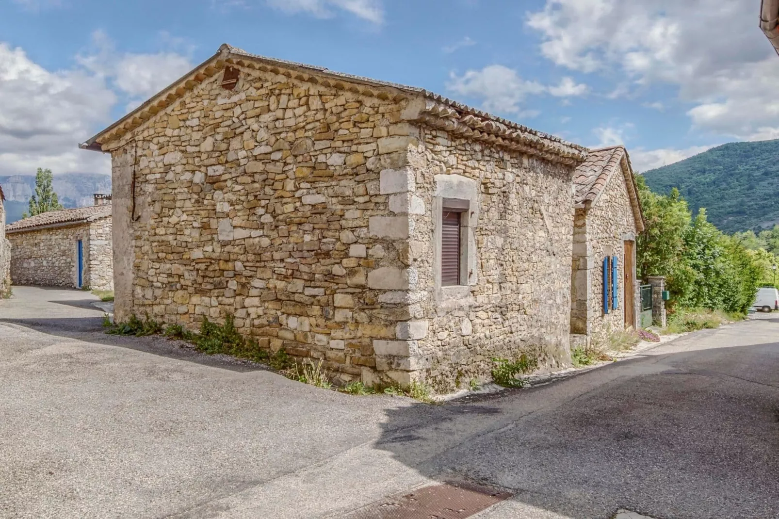 Maison de vacances - MARIGNAC-EN-DIOIS-Buitenkant zomer