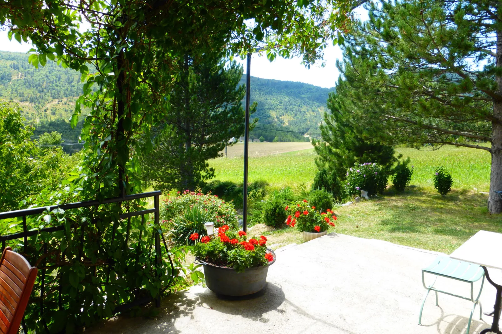 Maison de vacances - MARIGNAC-EN-DIOIS-Terrasbalkon