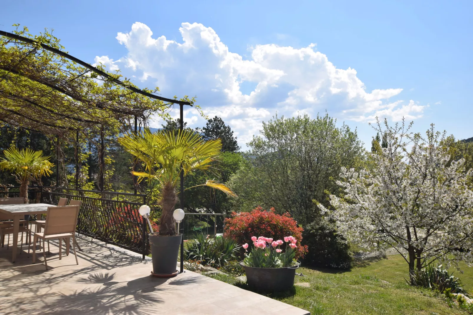 Maison de vacances - MARIGNAC-EN-DIOIS-Terrasbalkon