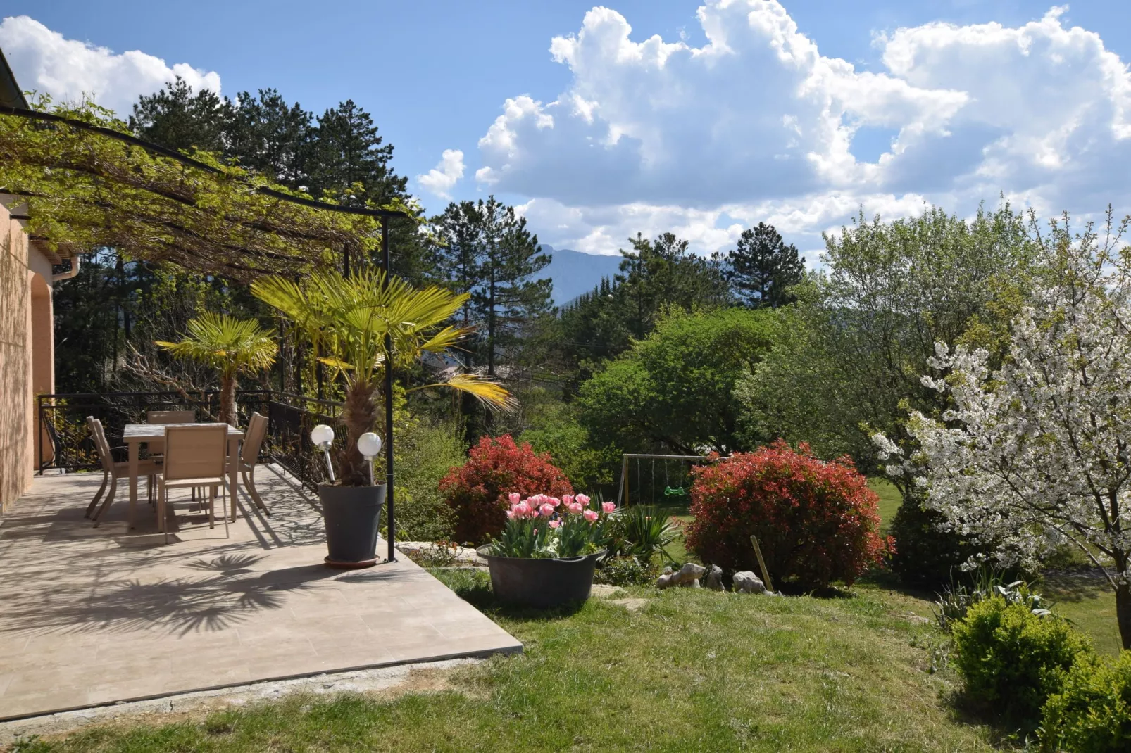 Maison de vacances - MARIGNAC-EN-DIOIS-Terrasbalkon