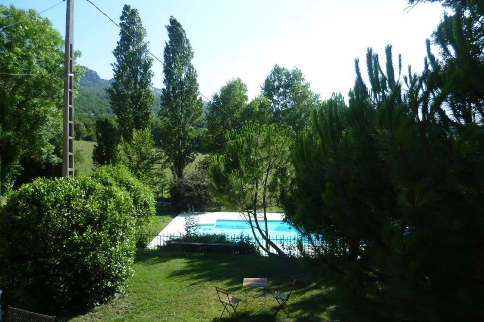 Gite 2 - Pont de Barret 4pers-Tuinen zomer