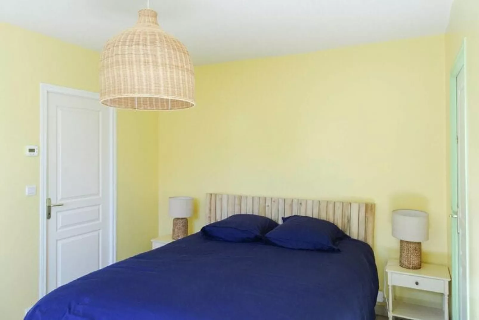 Holiday home Saint-Germain-sur-Ay-Slaapkamer