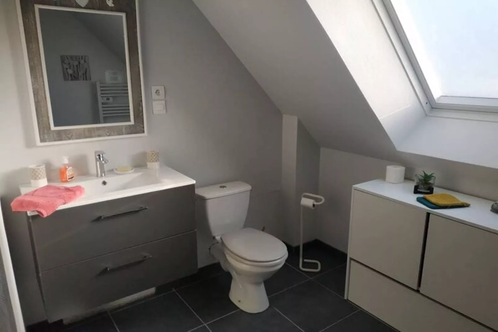 Holiday home Barneville-Carteret-Badkamer