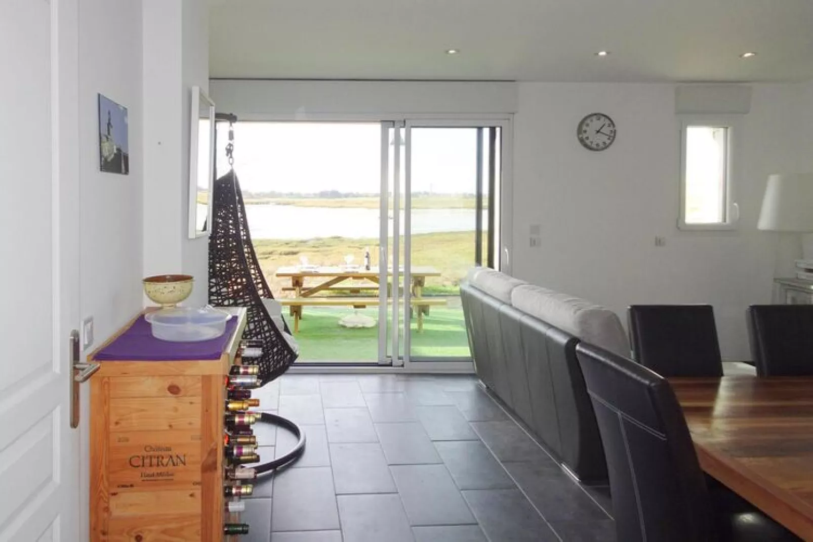 Holiday home Portbail-Woonkamer