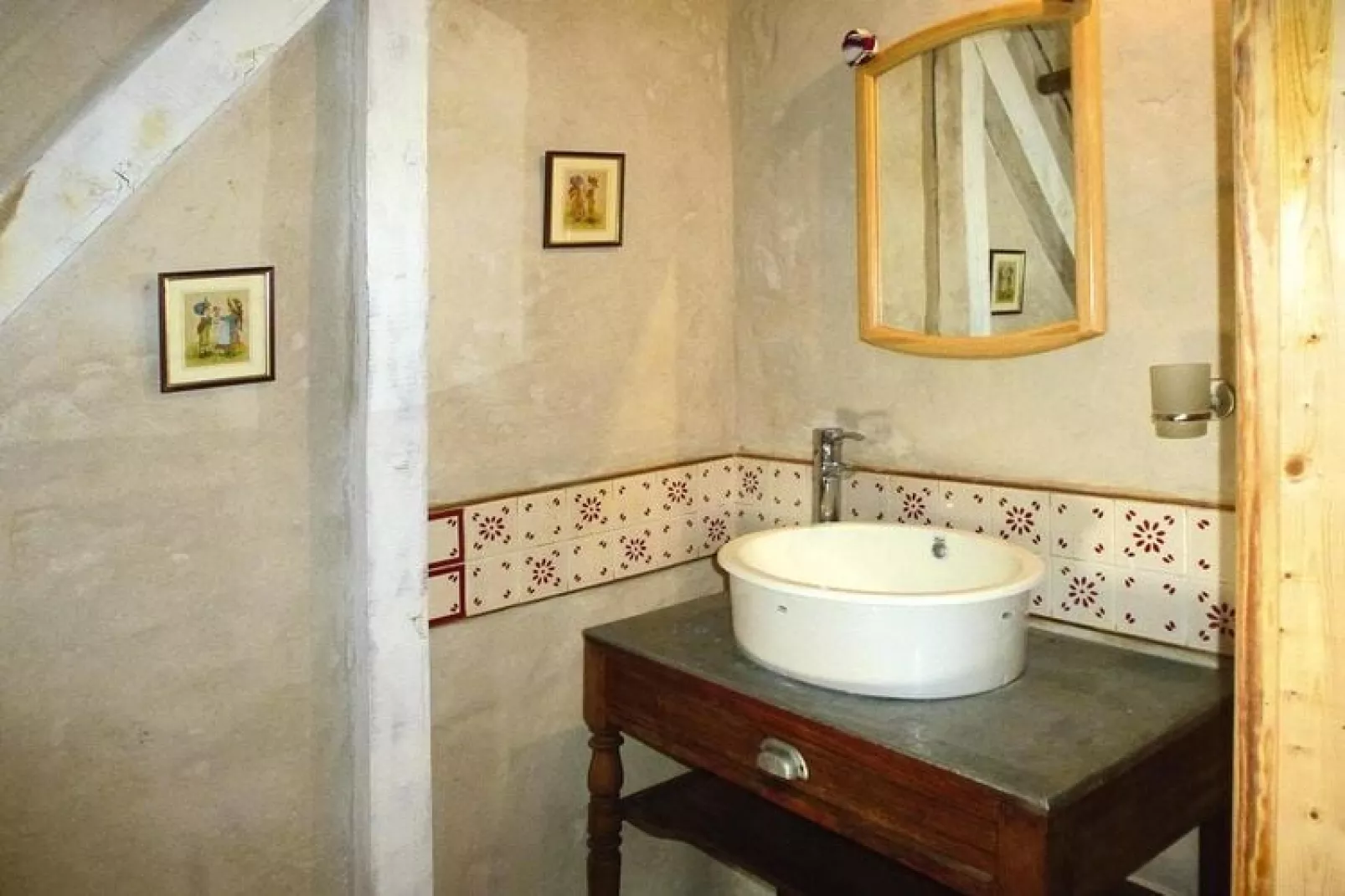 Semi-detached house, Saint-Lô-d'Ourville-Manoir-Badkamer