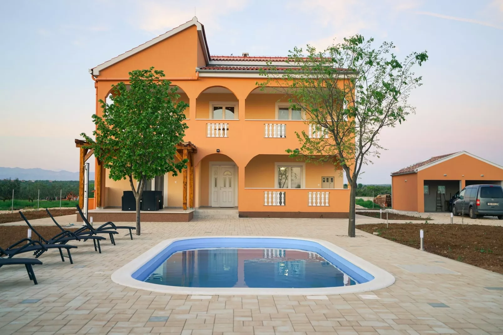 Holiday home Branko-Buitenkant zomer