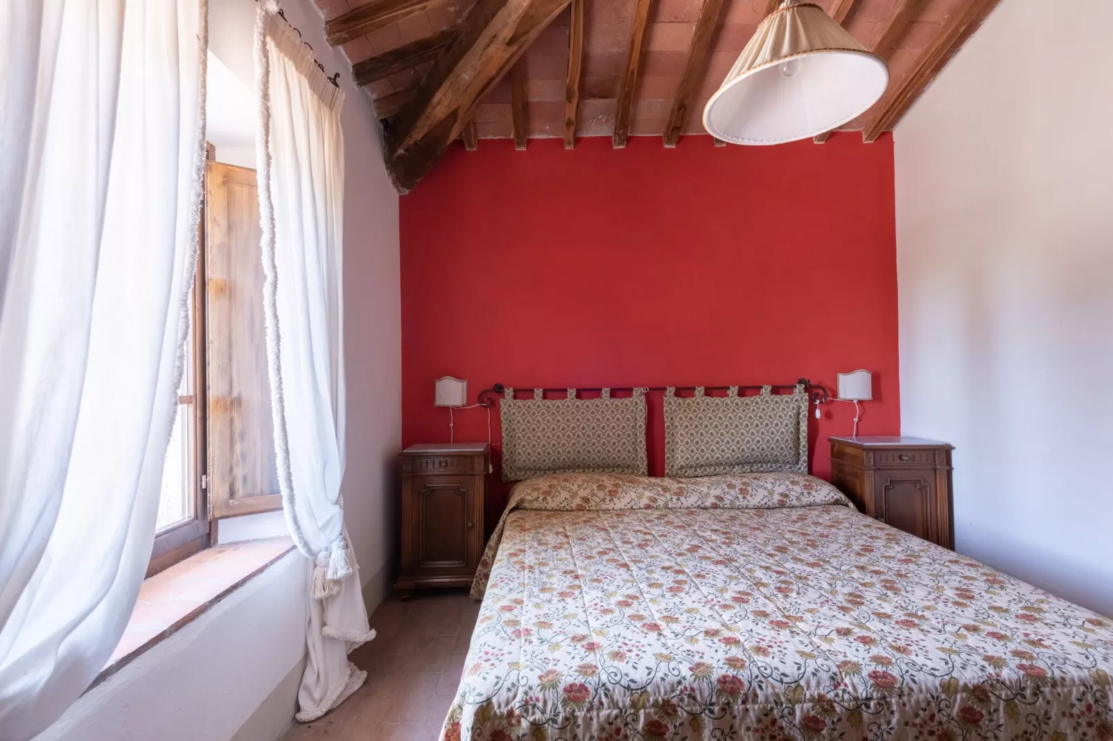 Rustiek appartement in Rapolano Terme met zwembad - Slaapkamer